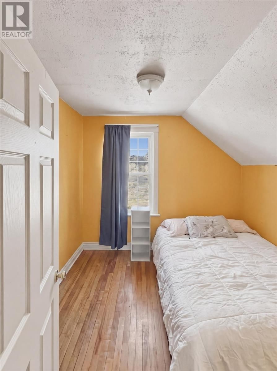 86 PARDEE AVE Image 8