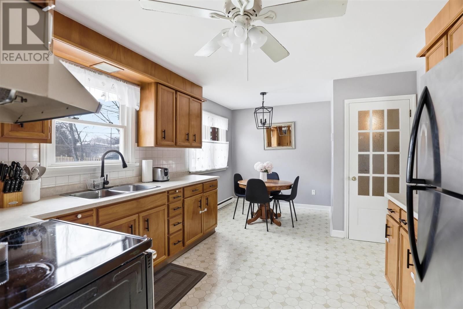 86 NICOLAS AVE Image 11