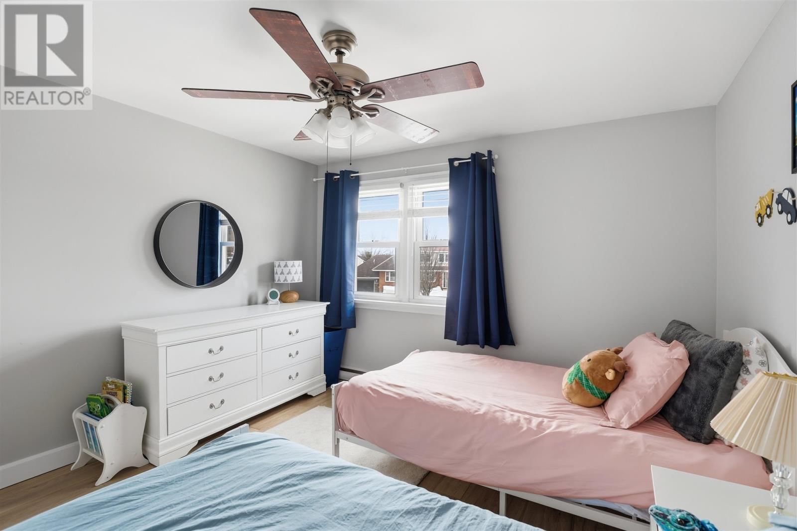 86 NICOLAS AVE Image 21