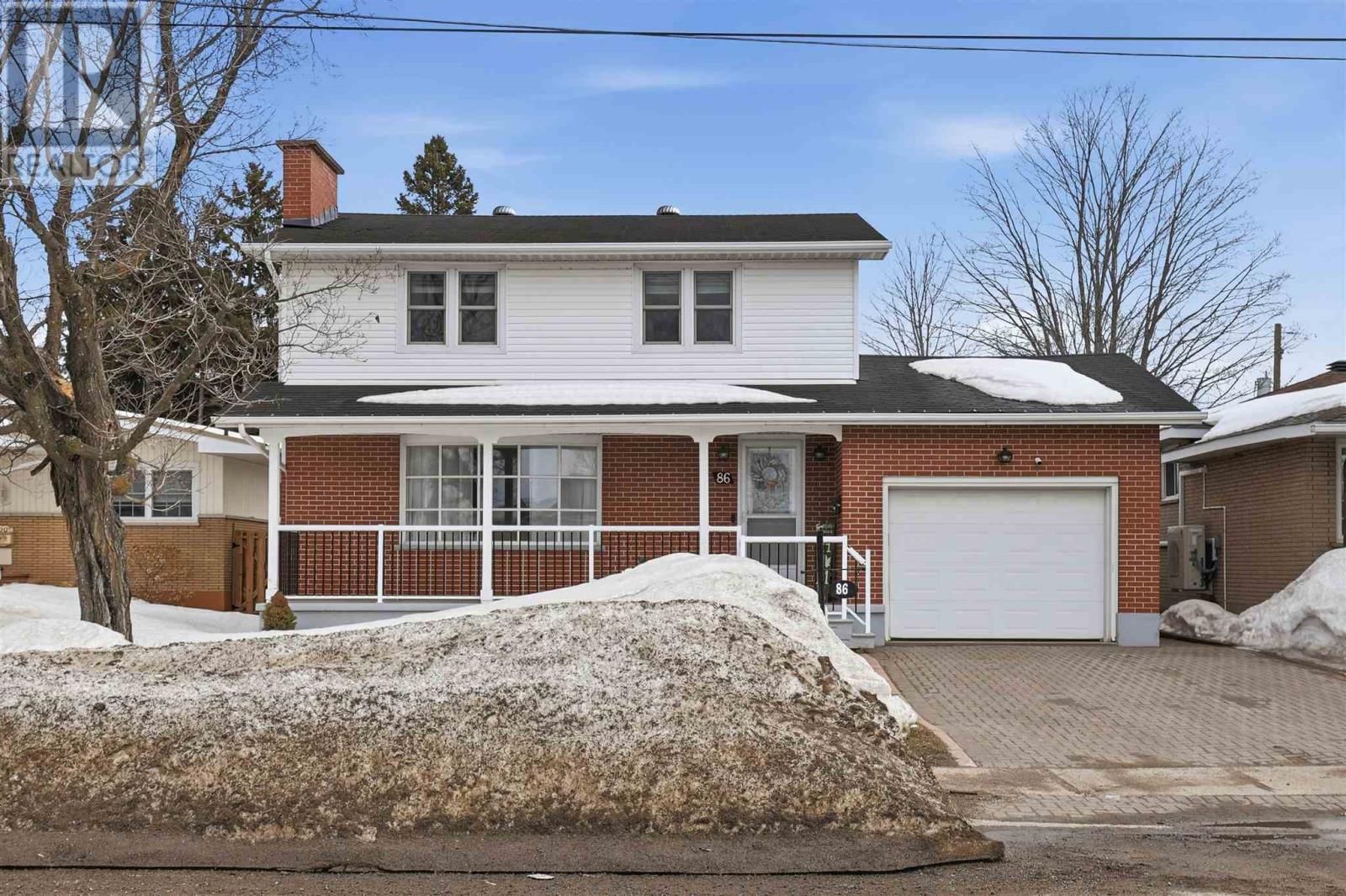86 NICOLAS AVE Image 32