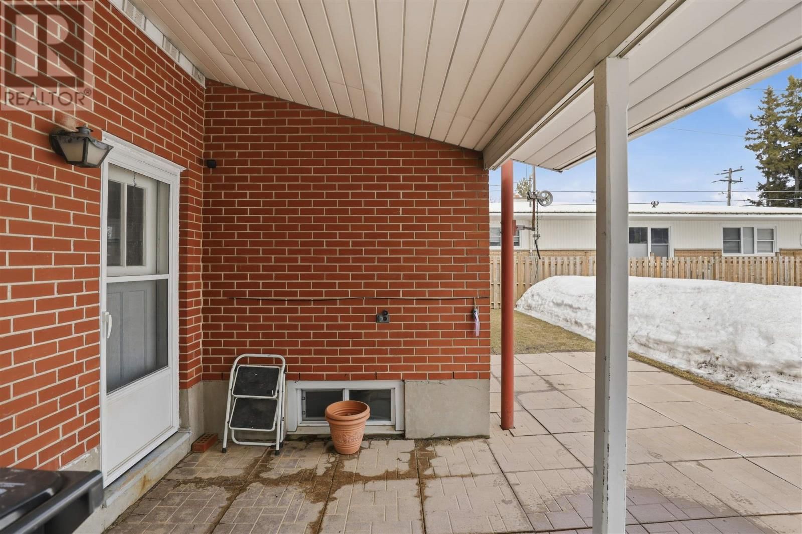 86 NICOLAS AVE Image 34