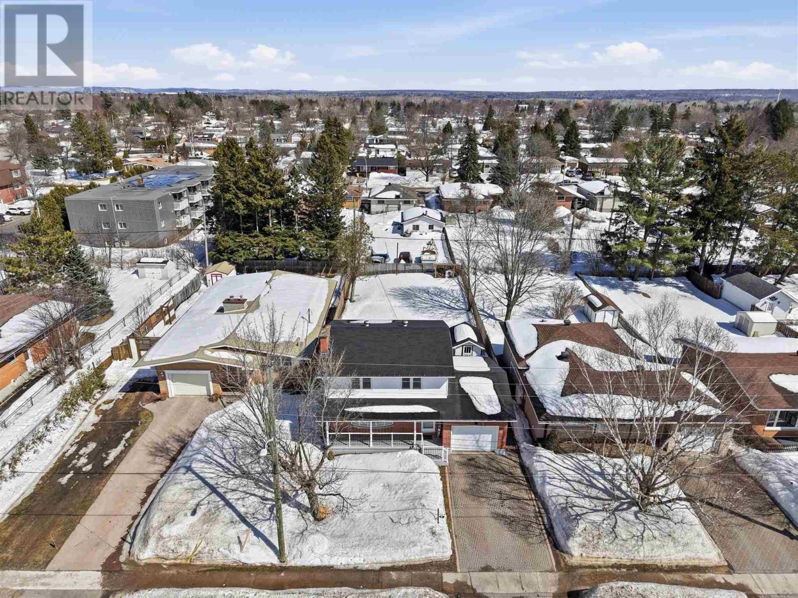 86 NICOLAS AVE Image 41