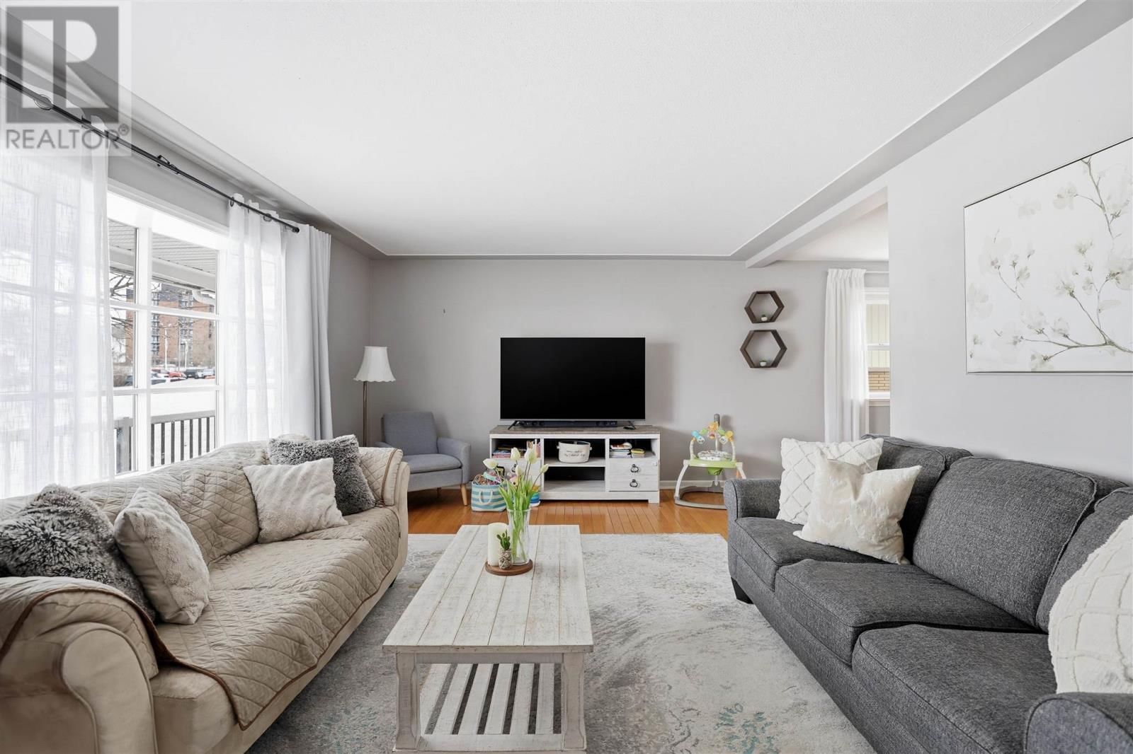 86 NICOLAS AVE Image 5