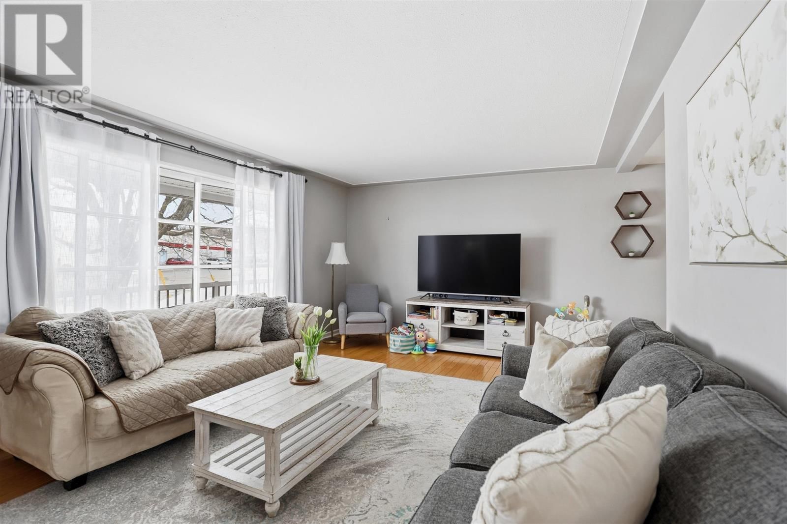 86 NICOLAS AVE Image 6