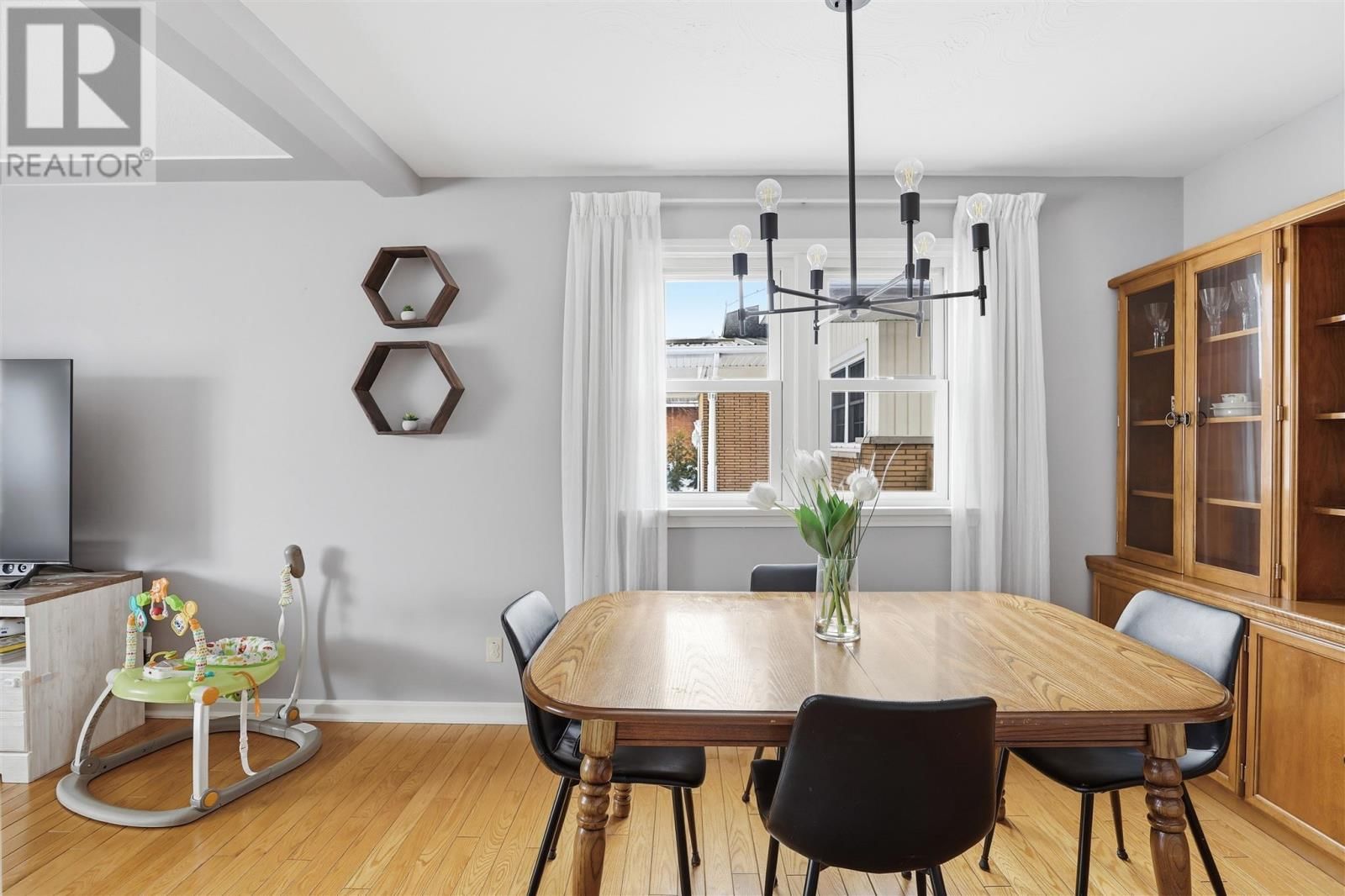 86 NICOLAS AVE Image 9