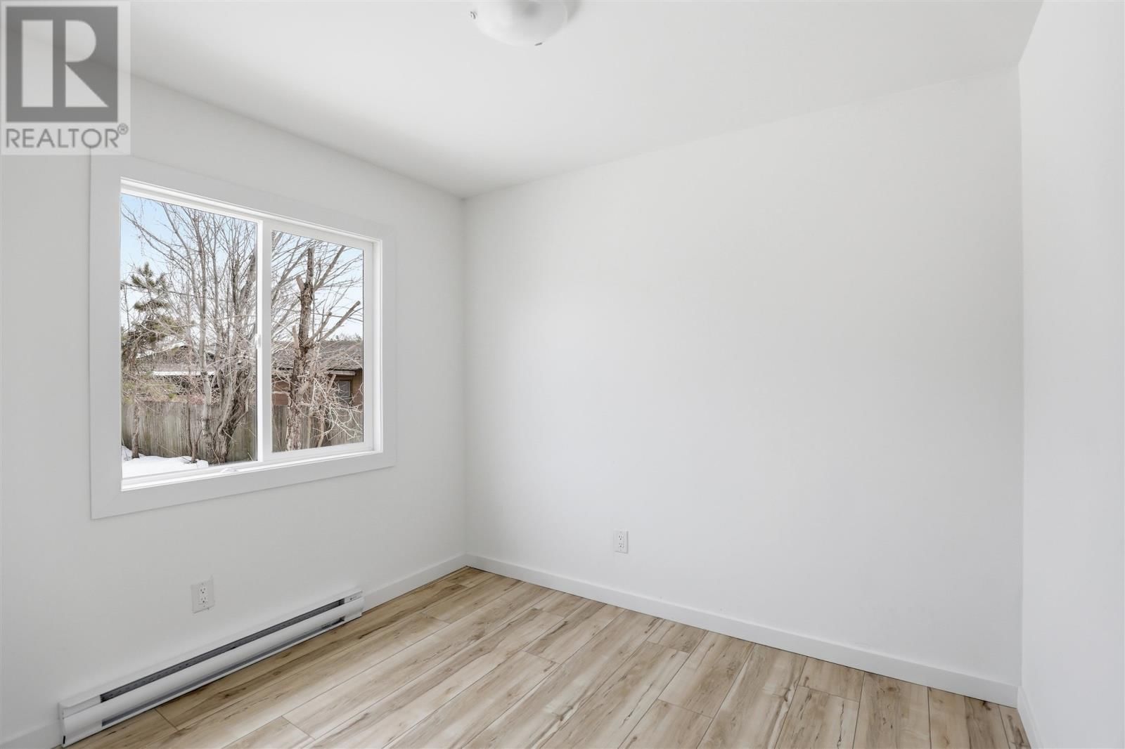 150 PITTSBURG AVE Image 10