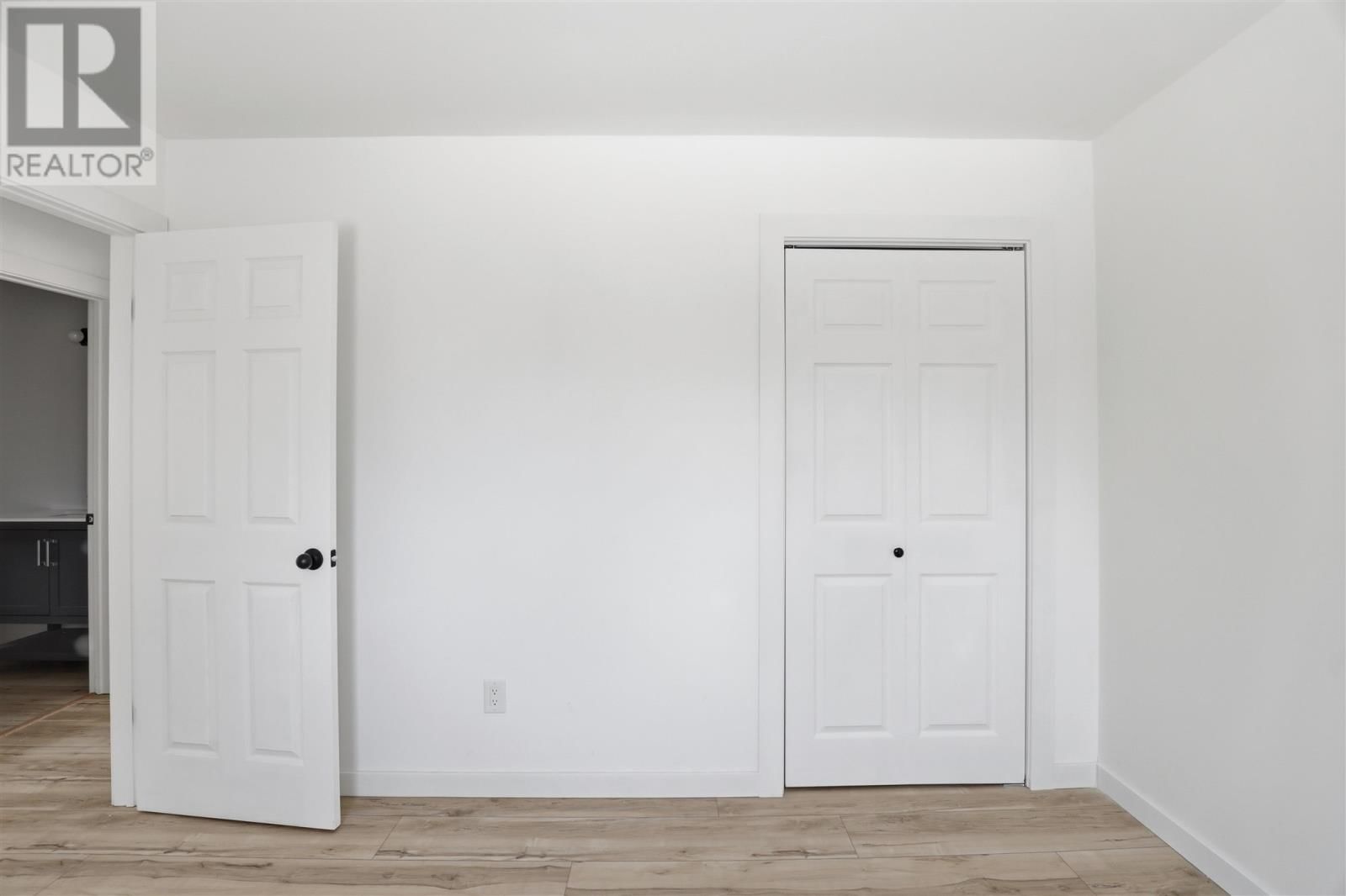 150 PITTSBURG AVE Image 16