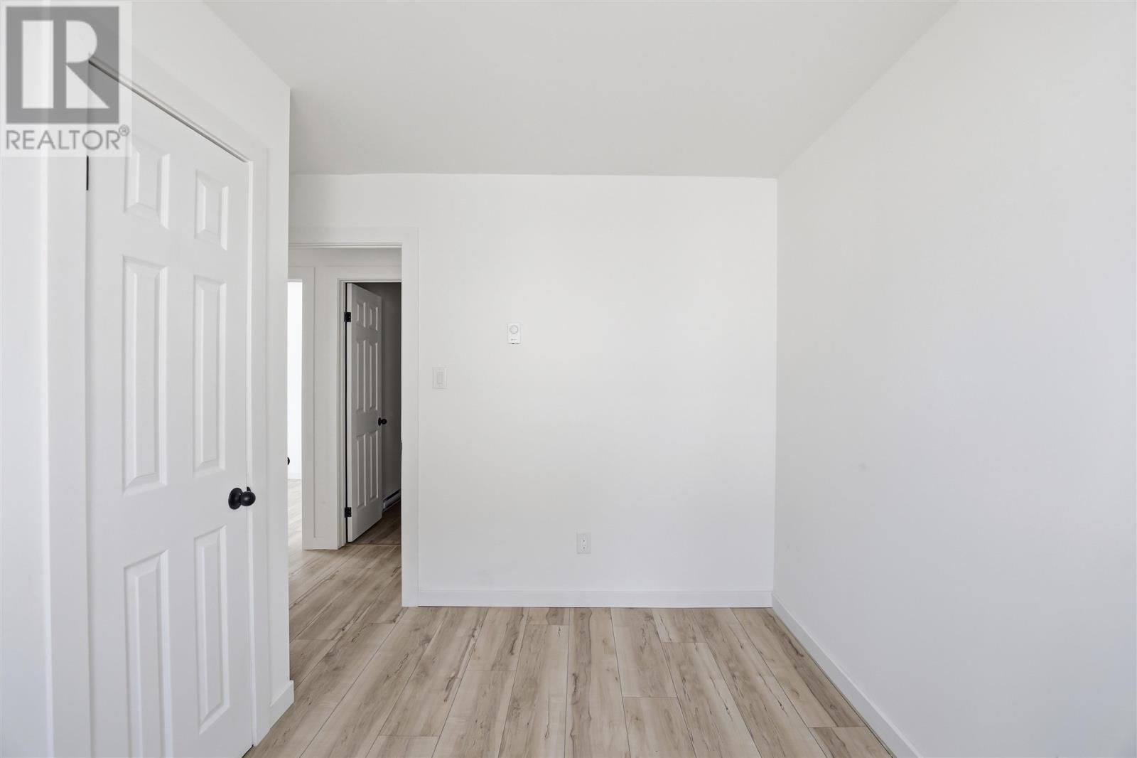 150 PITTSBURG AVE Image 18