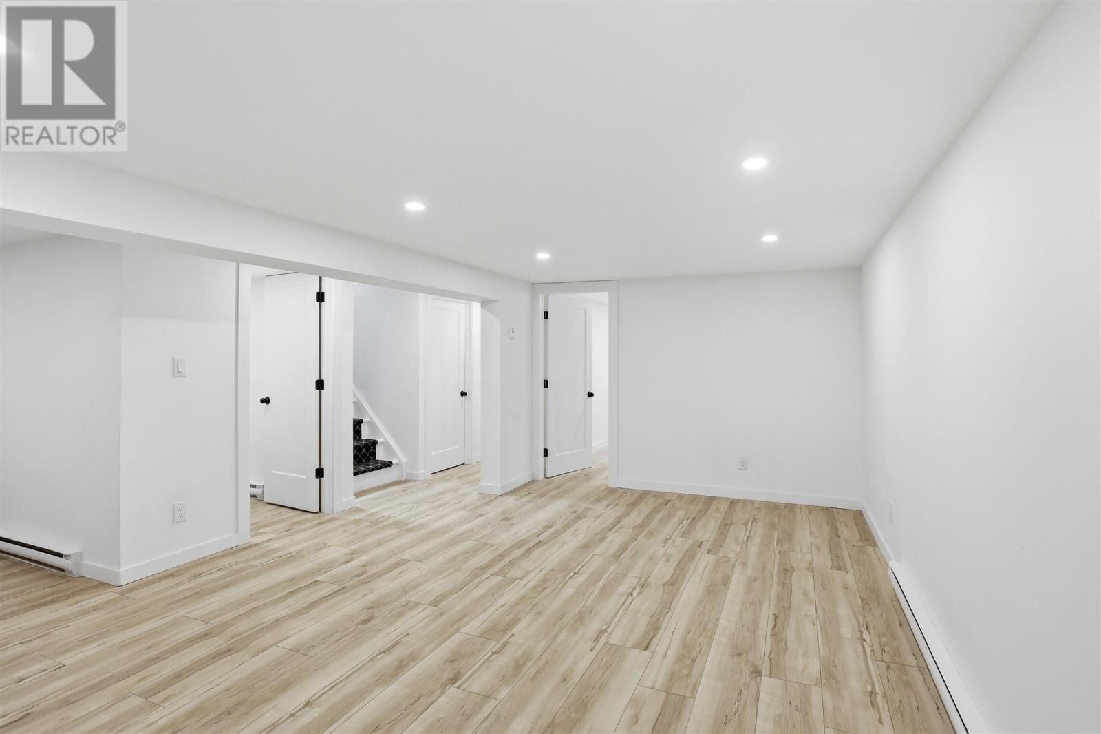 150 PITTSBURG AVE Image 22