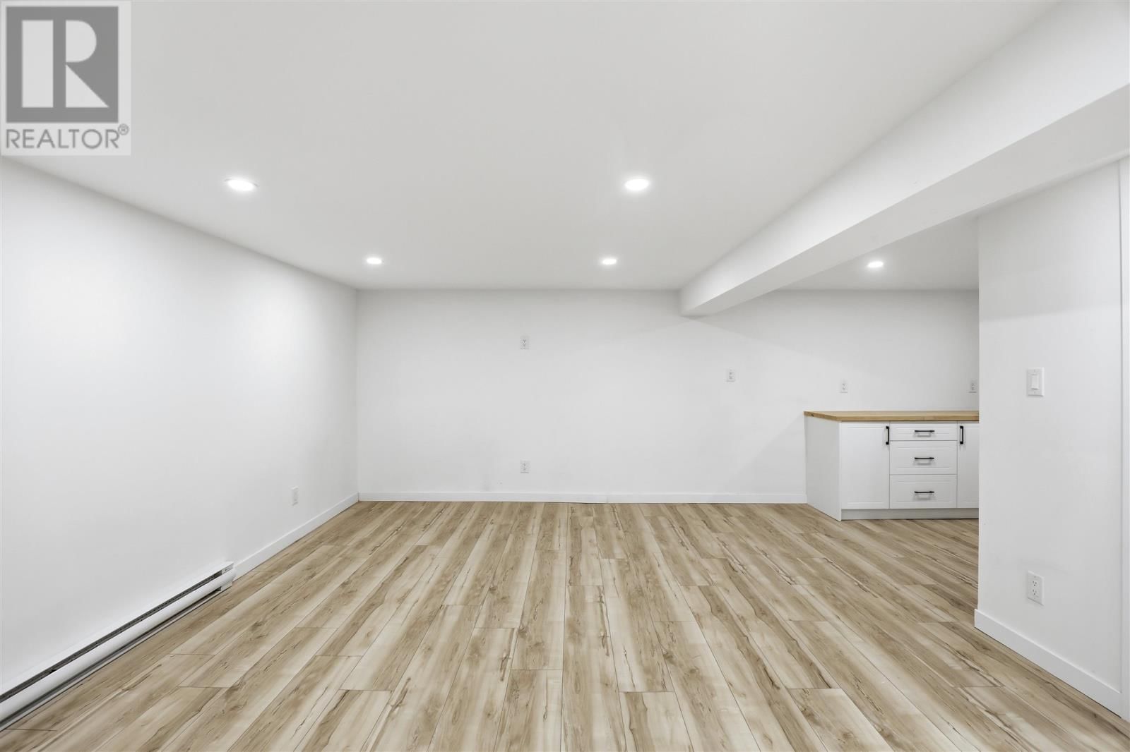 150 PITTSBURG AVE Image 23