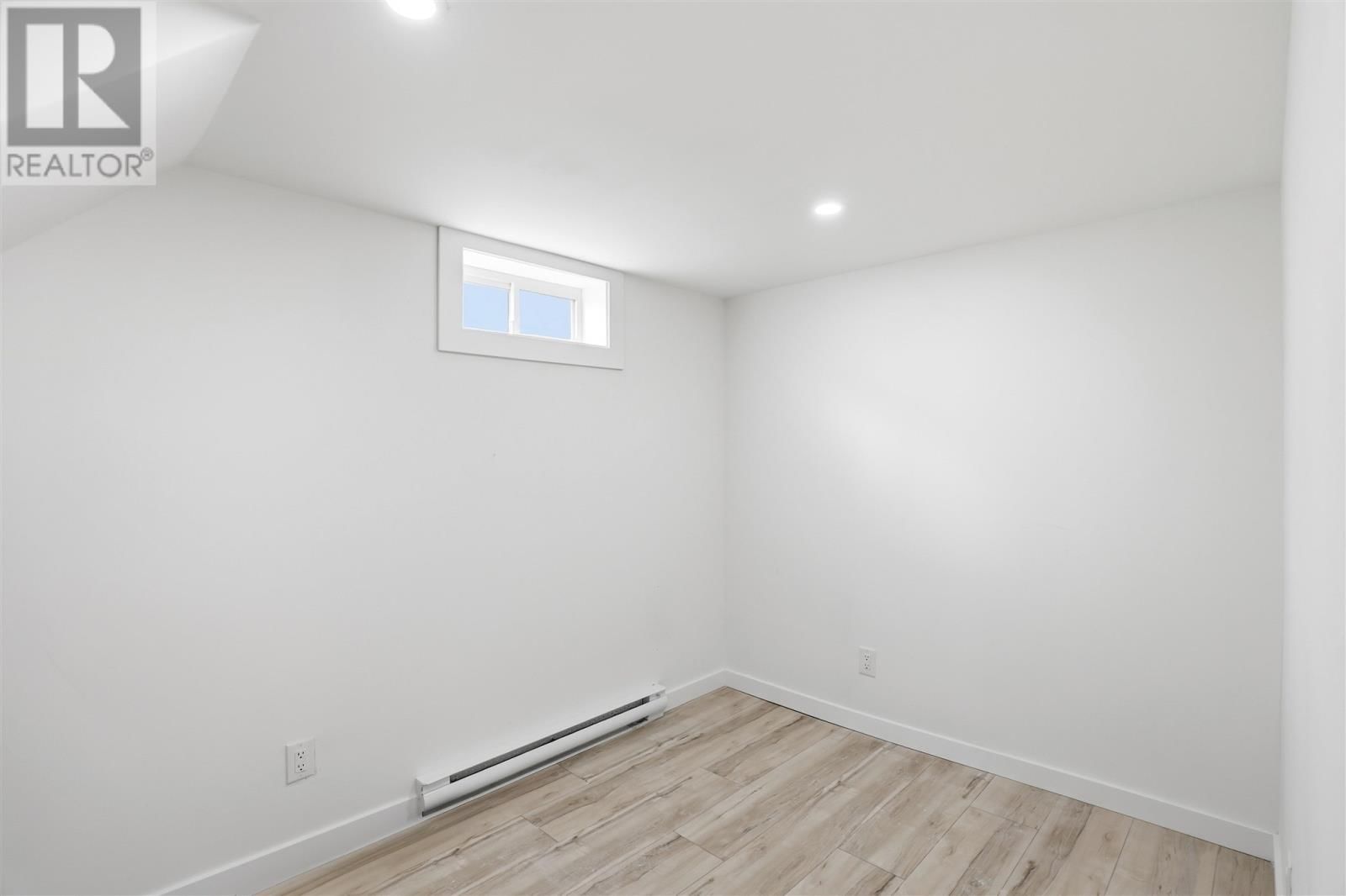 150 PITTSBURG AVE Image 27