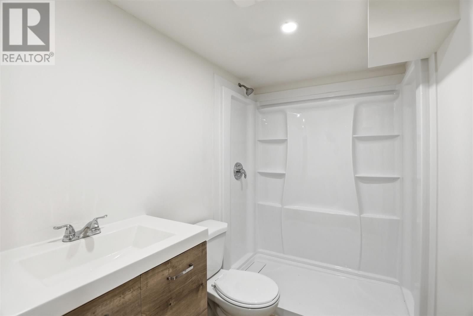 150 PITTSBURG AVE Image 28