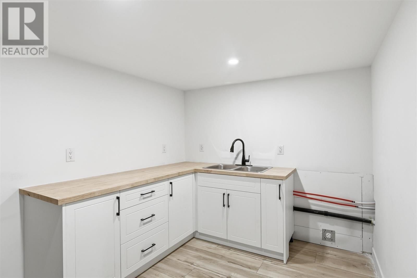 150 PITTSBURG AVE Image 30