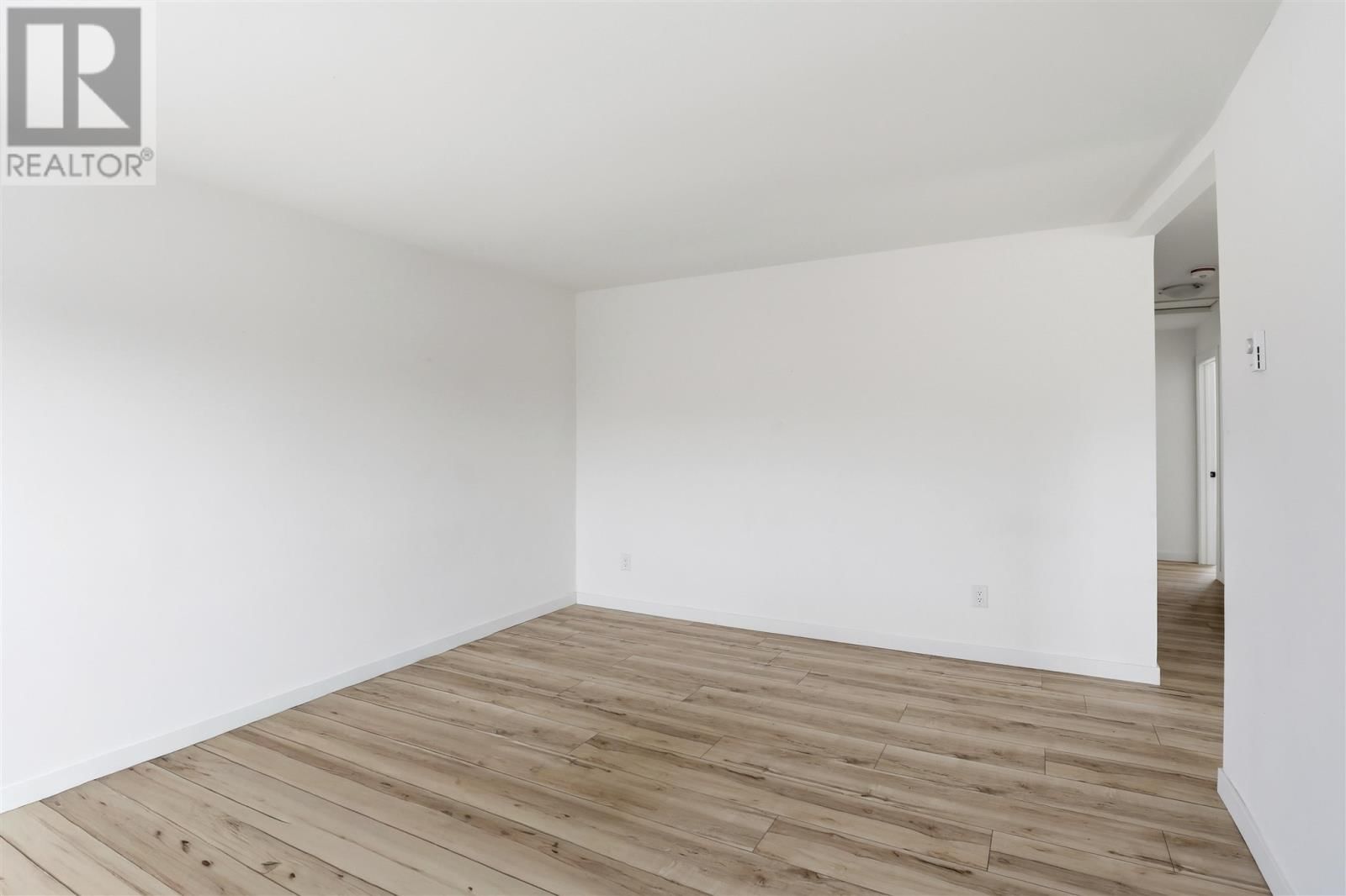 150 PITTSBURG AVE Image 4