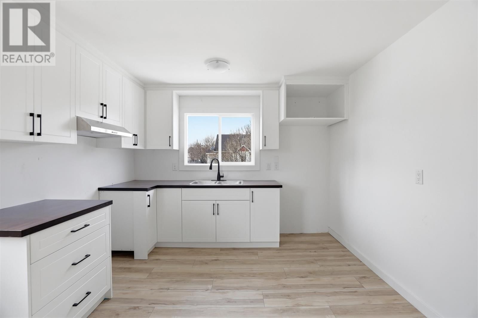 150 PITTSBURG AVE Image 6