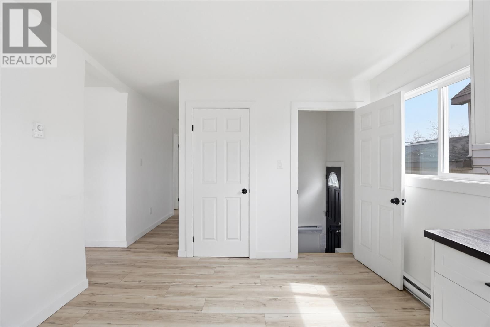 150 PITTSBURG AVE Image 8