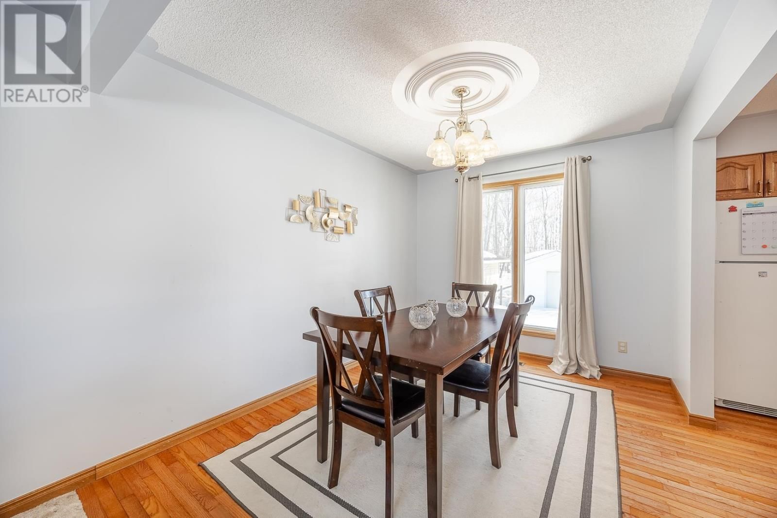 333 PARKLAND CRES Image 10