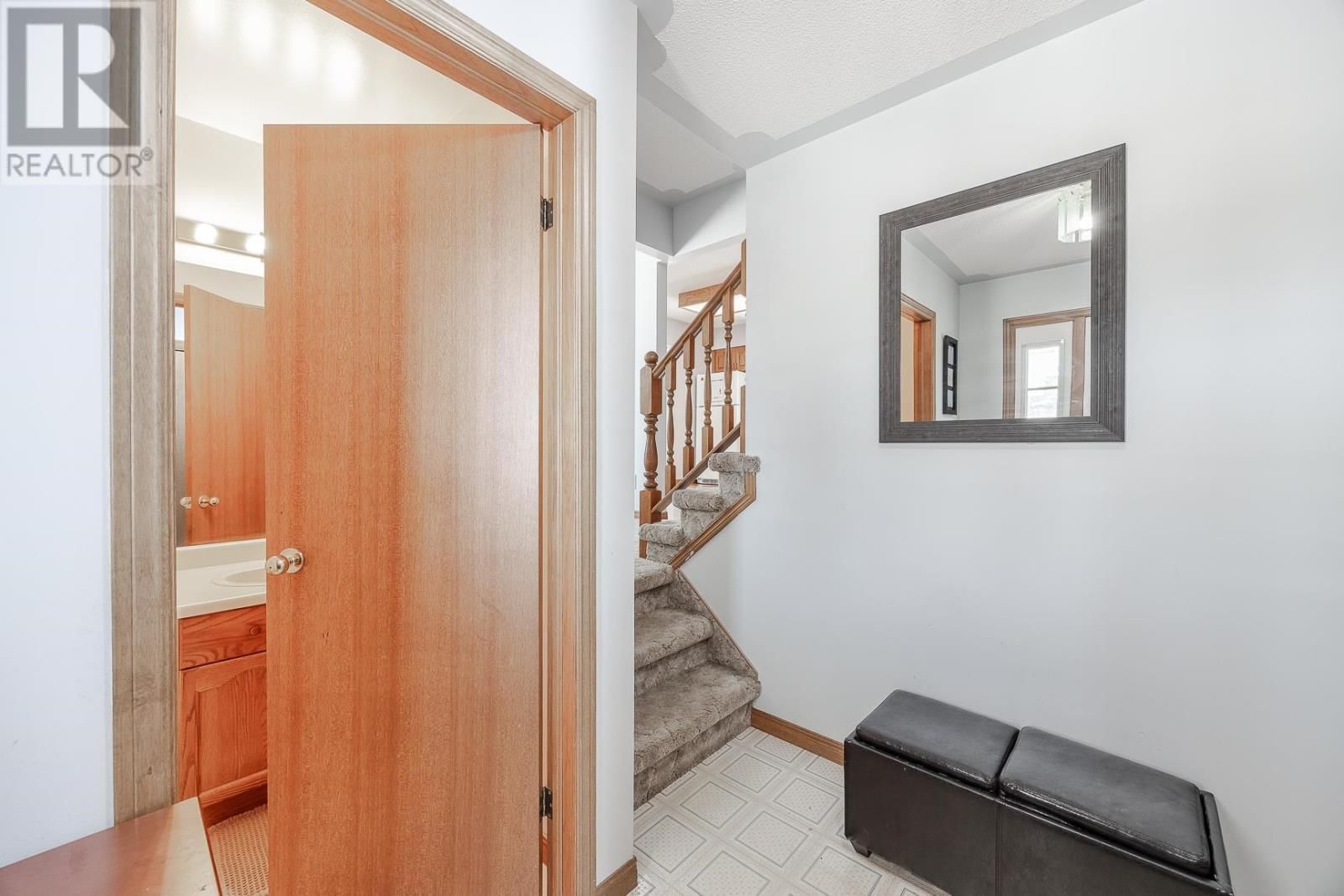 333 PARKLAND CRES Image 4