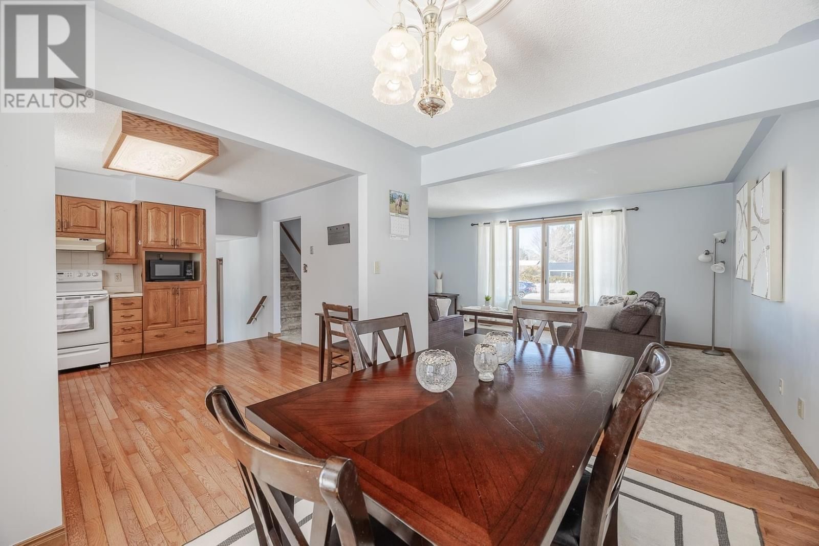 333 PARKLAND CRES Image 9