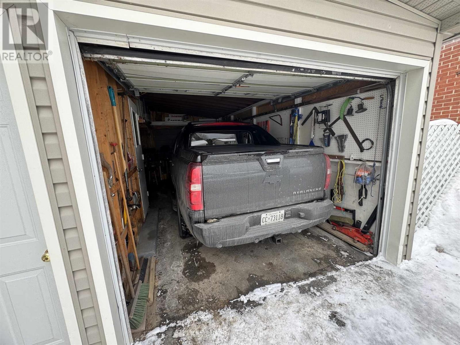 143 DIEPPE AVE Image 23