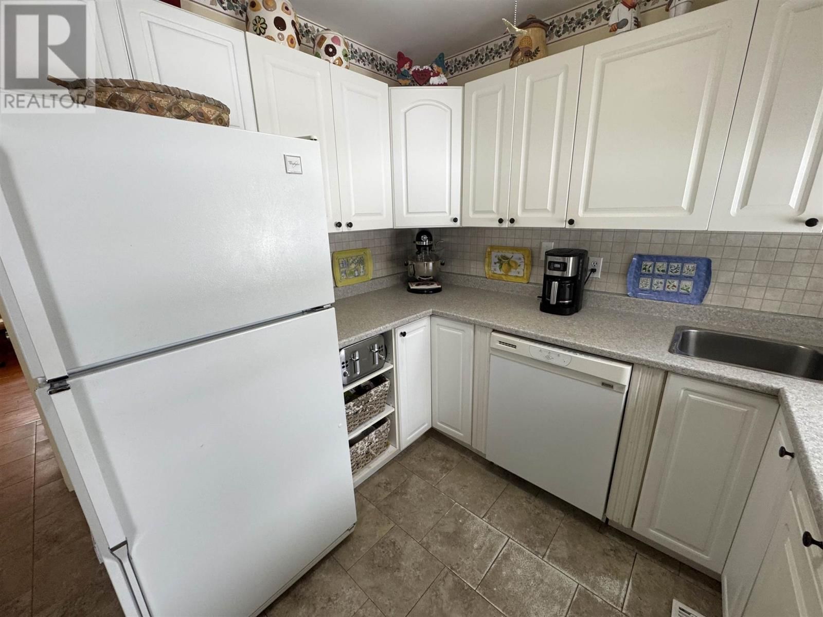 143 DIEPPE AVE Image 5