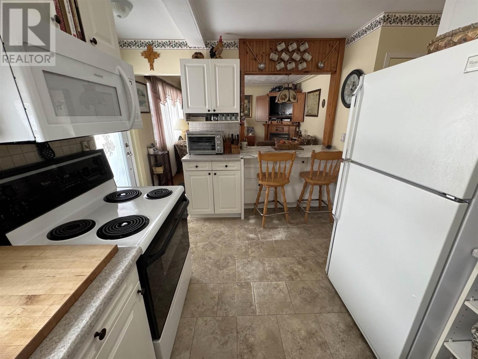 143 DIEPPE AVE Image 6