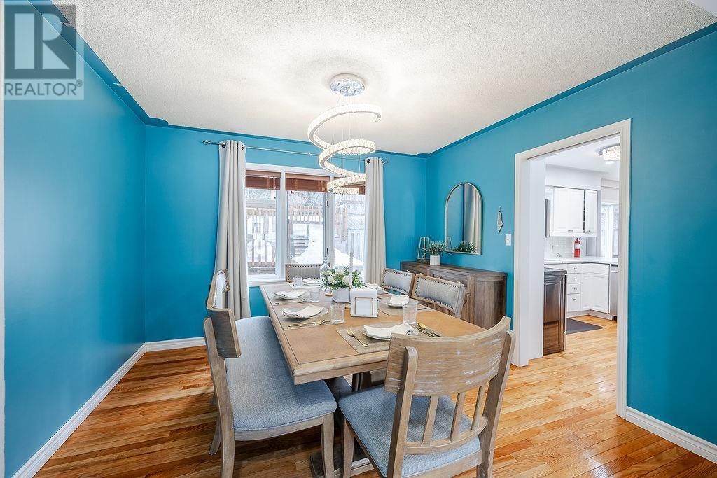 27 PLUMMER CRES Image 10