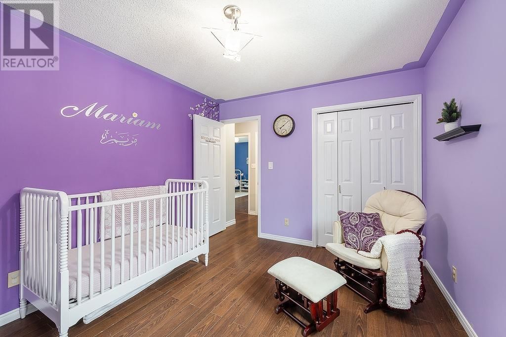 27 PLUMMER CRES Image 25