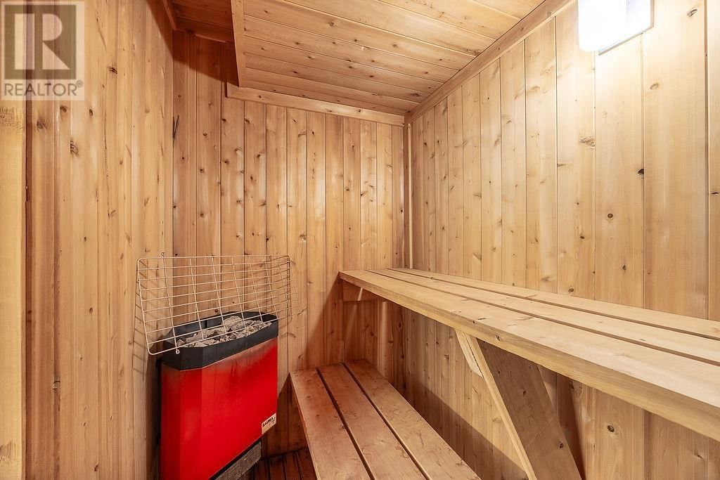 27 PLUMMER CRES Image 34