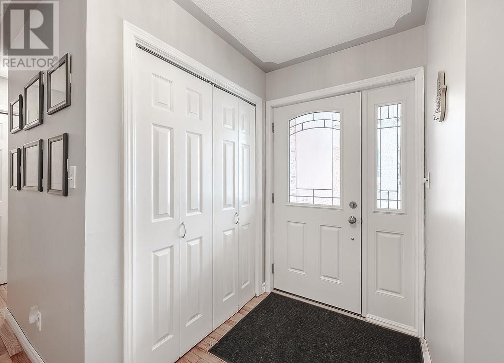 27 PLUMMER CRES Image 6