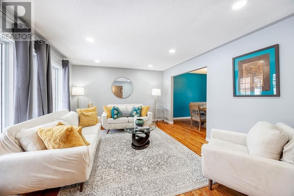 27 PLUMMER CRES Image 8