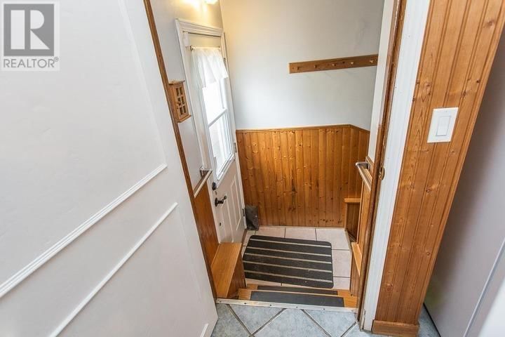 593 PINE ST Image 15