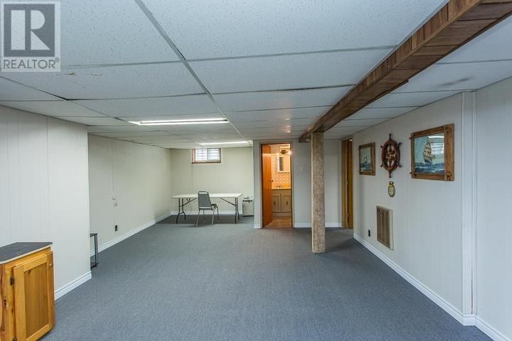 593 PINE ST Image 16