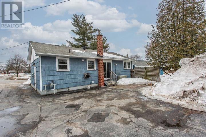 593 PINE ST Image 23