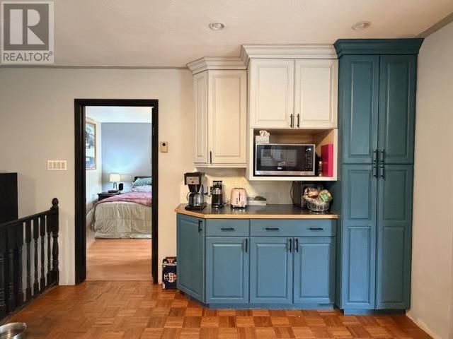 76 HURON AVE Image 10