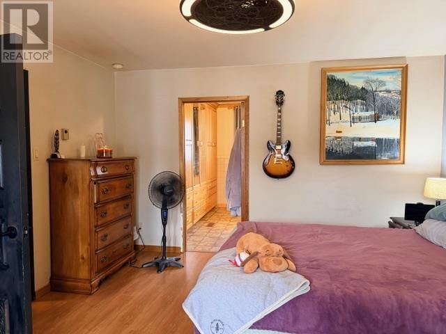 76 HURON AVE Image 18