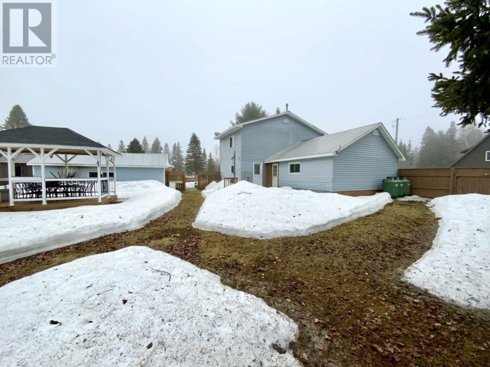 296 OLD GOULAIS BAY RD Image 17