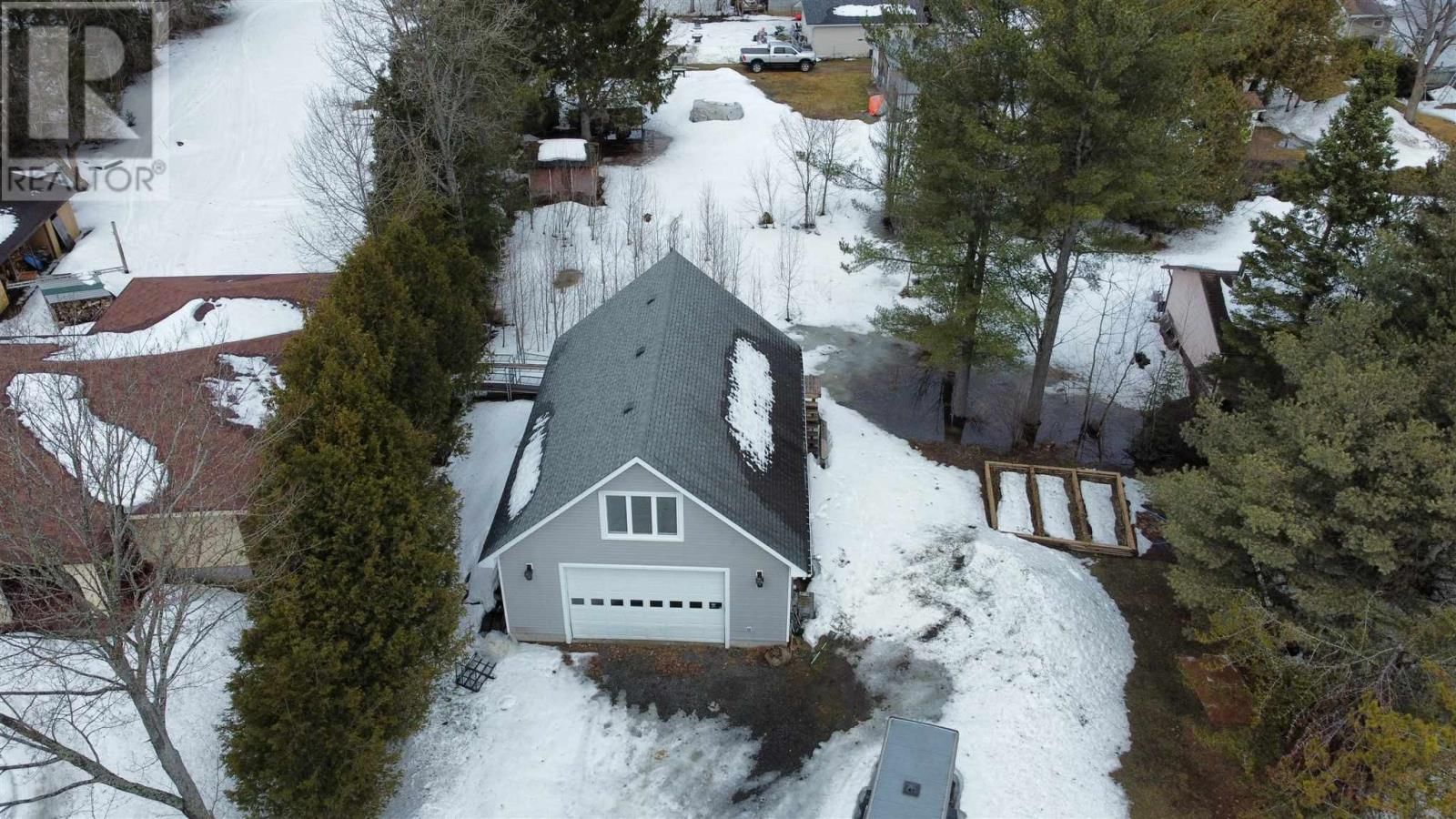 324 RIVER RD Image 10