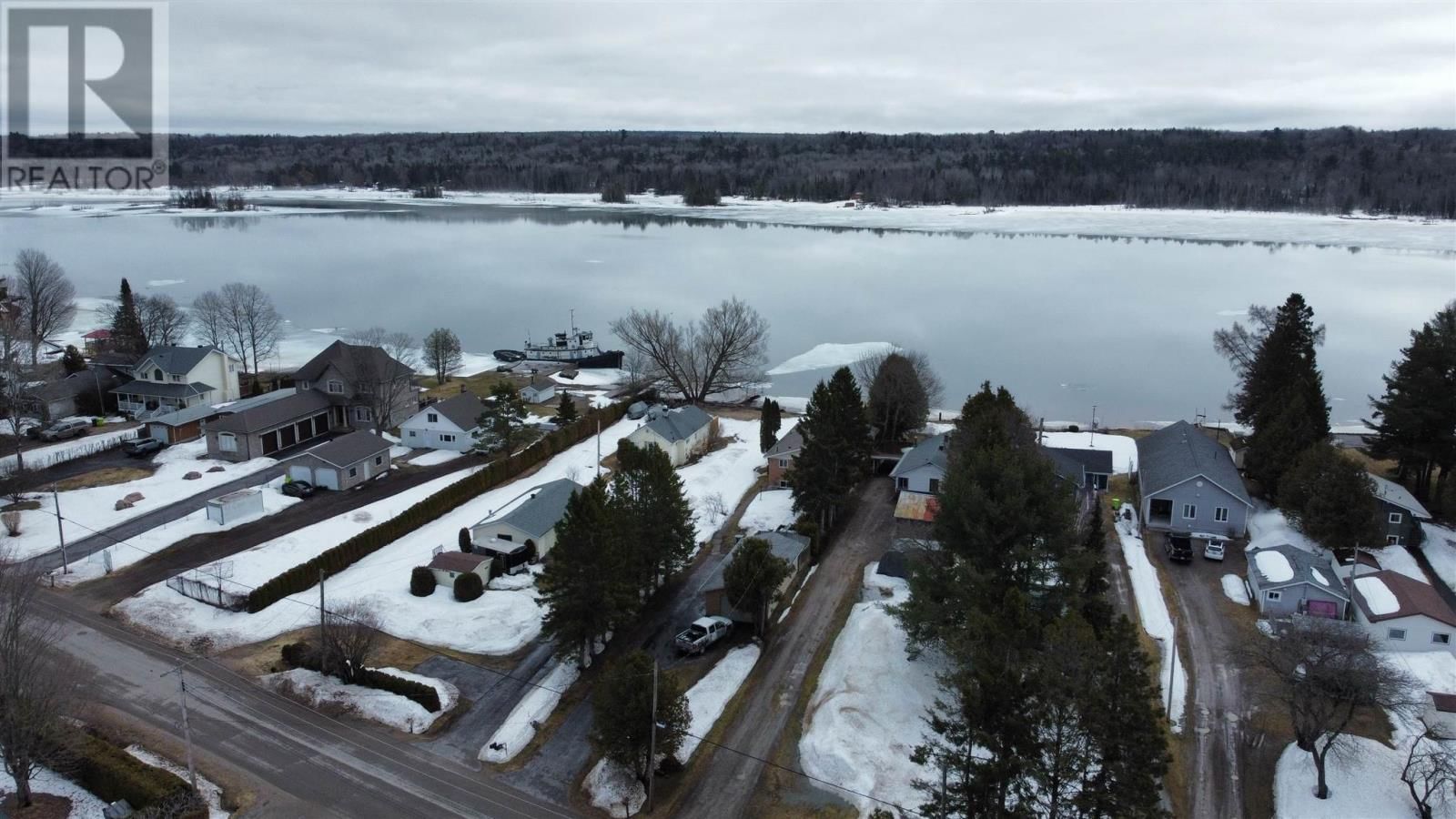 324 RIVER RD Image 9