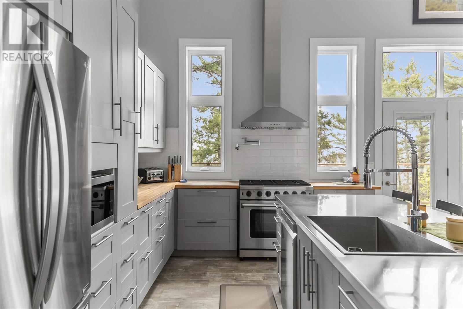 35 EMILY CT Image 24