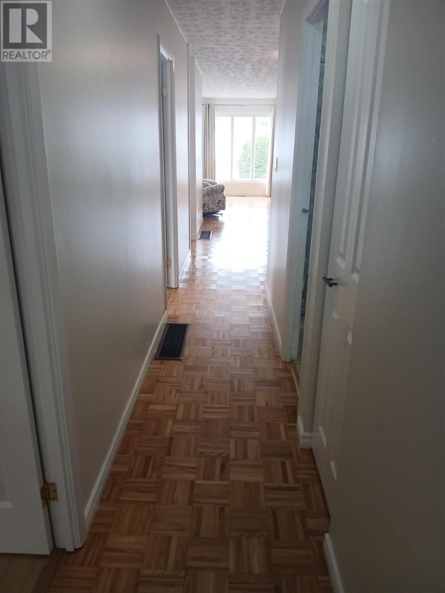 12 FOREST PL Image 11