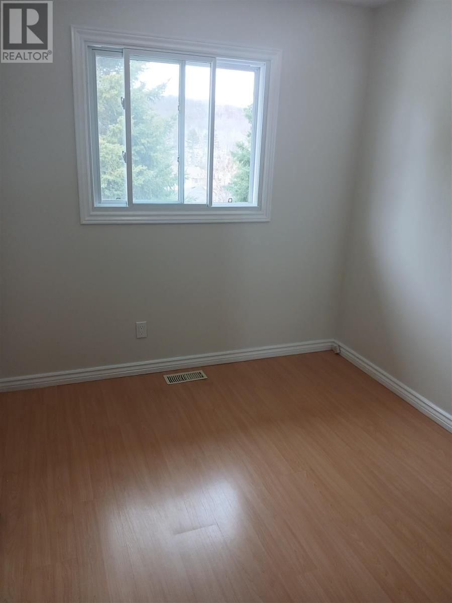 12 FOREST PL Image 13