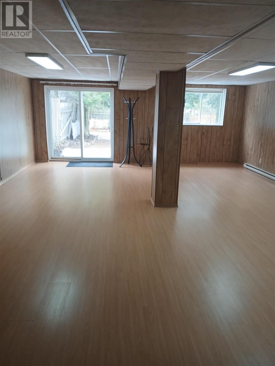 12 FOREST PL Image 19