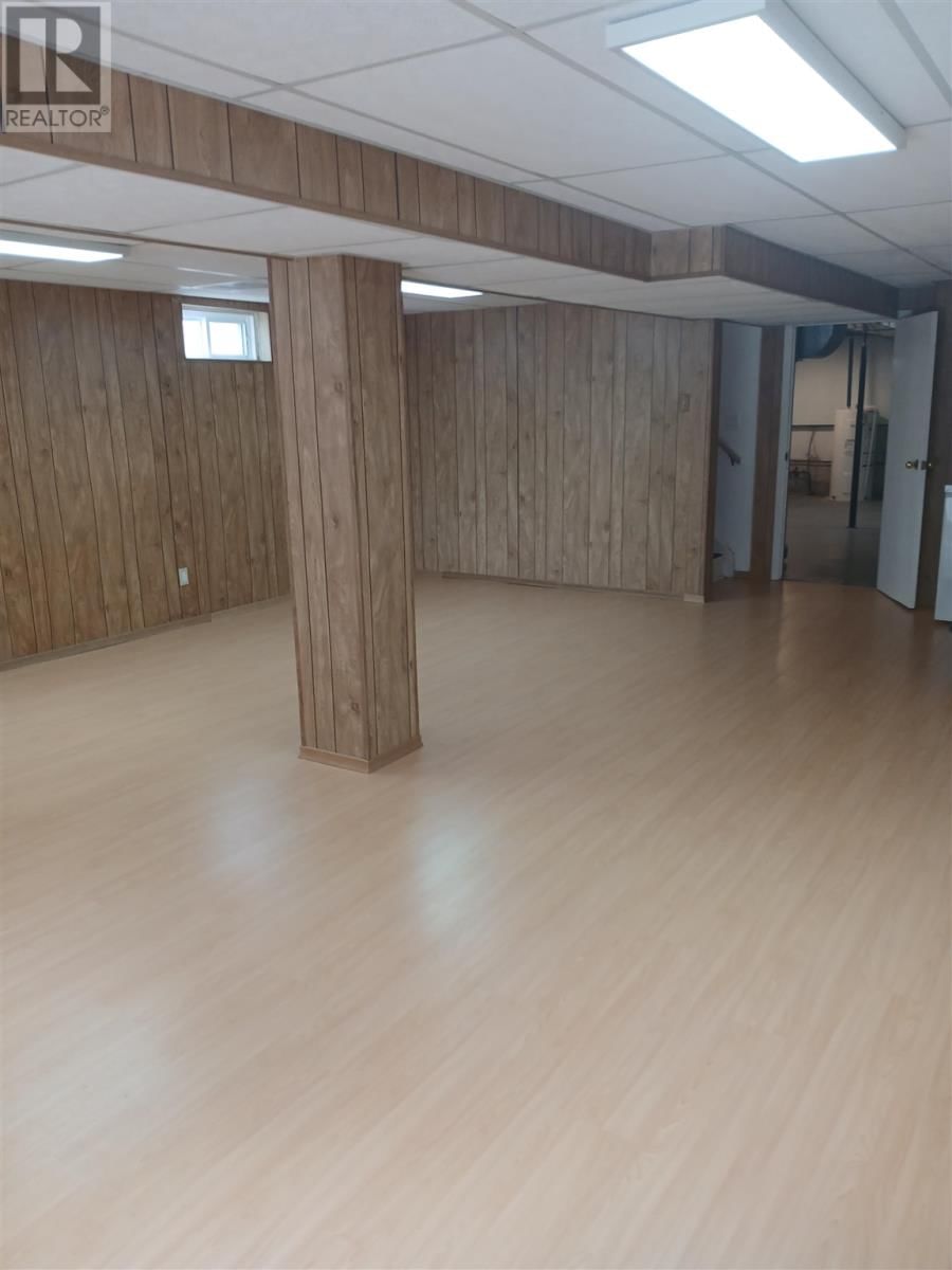 12 FOREST PL Image 21