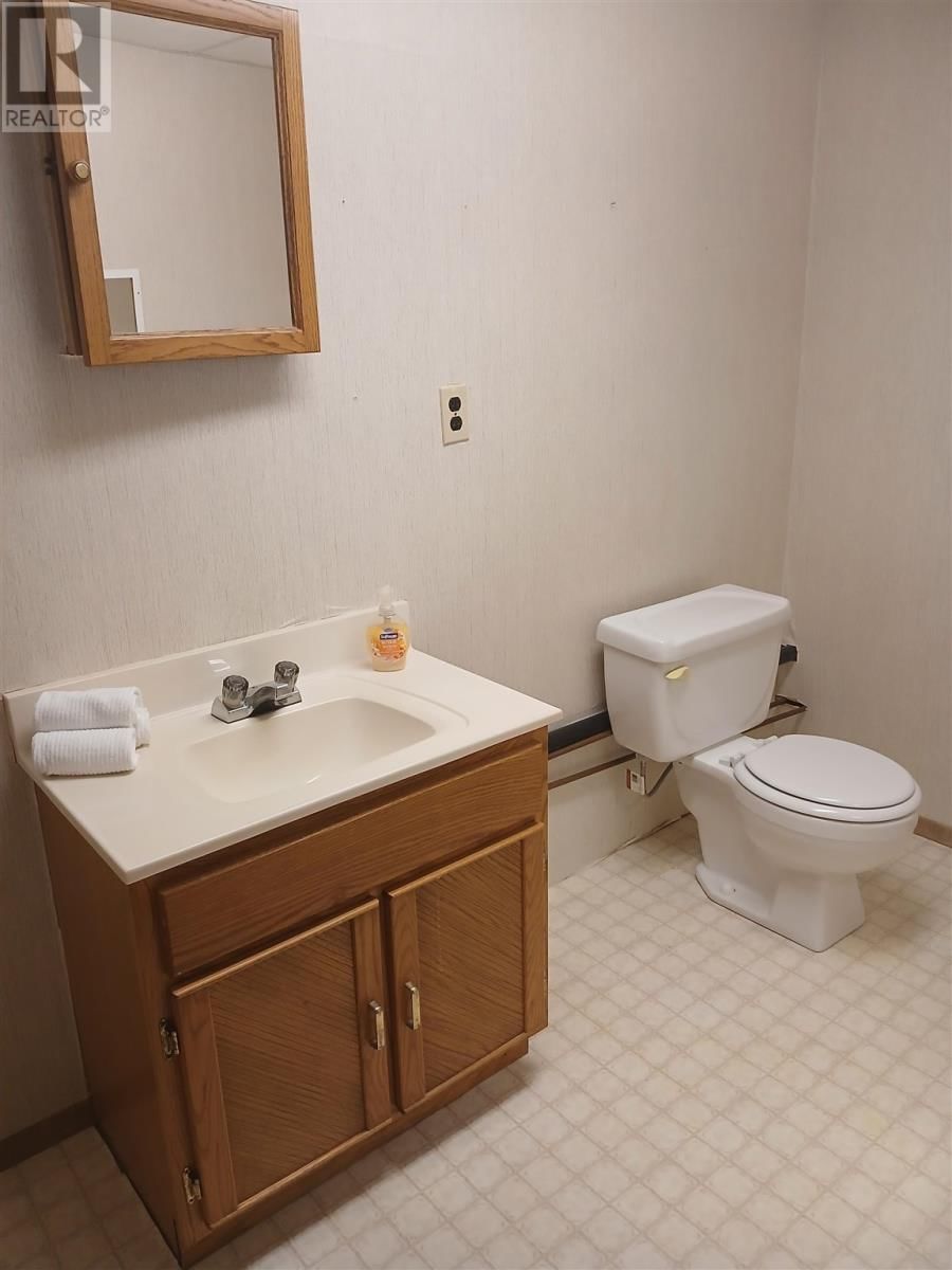 12 FOREST PL Image 22