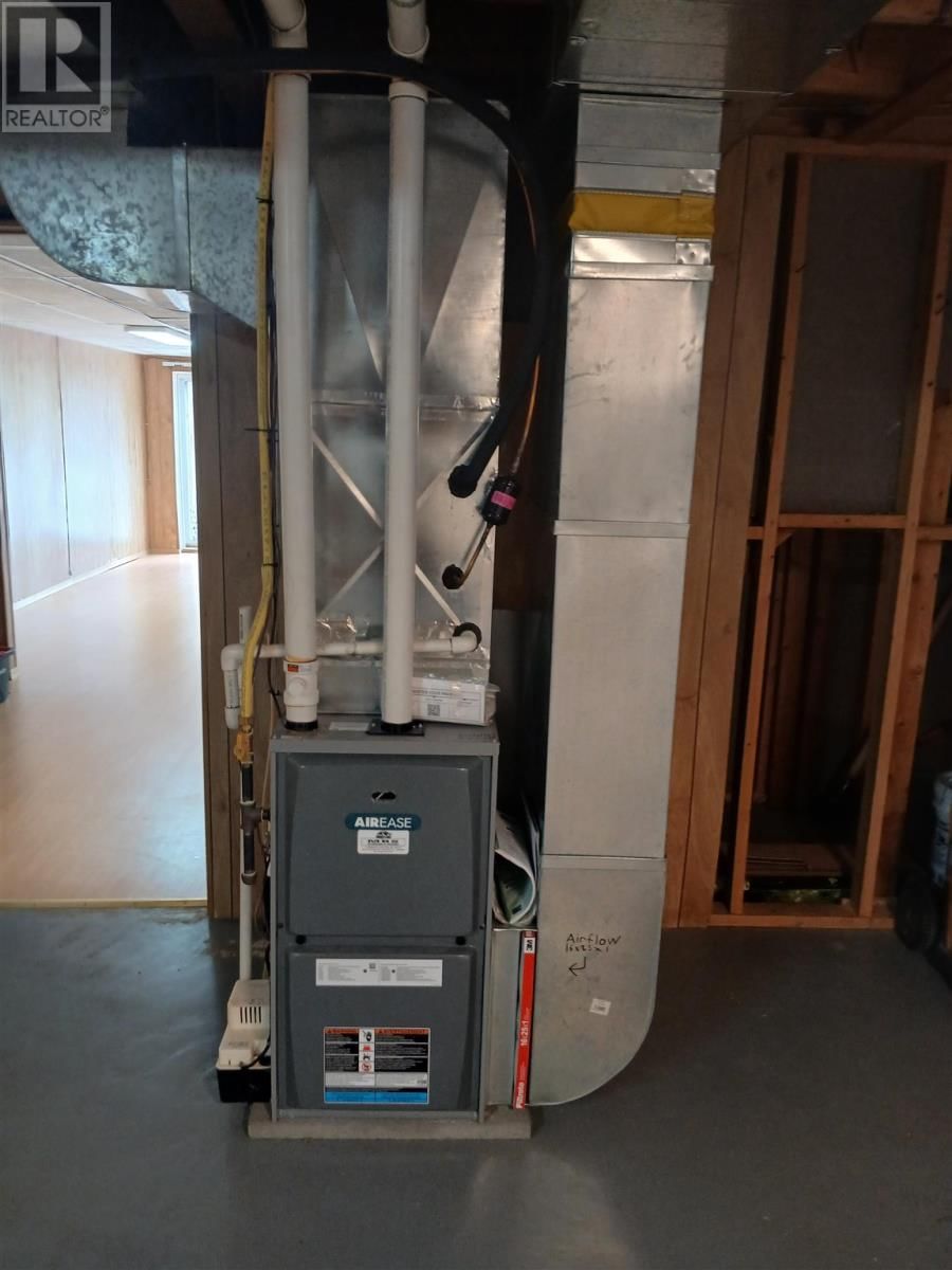 12 FOREST PL Image 23