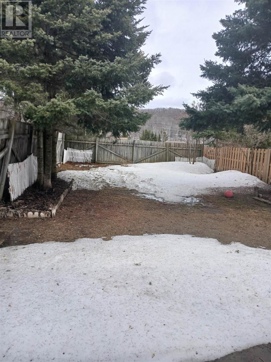 12 FOREST PL Image 27