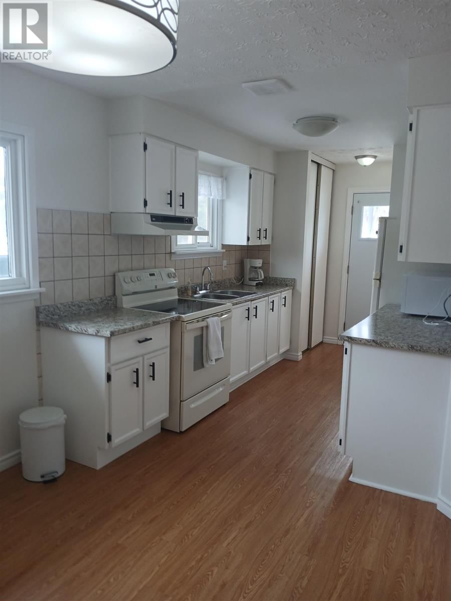 12 FOREST PL Image 3