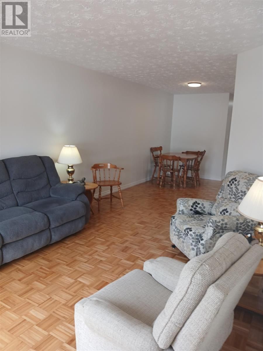 12 FOREST PL Image 6