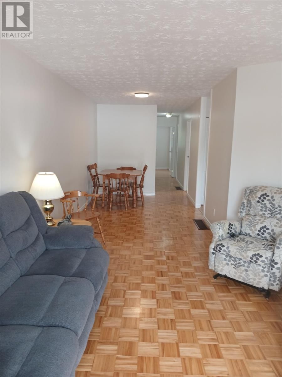 12 FOREST PL Image 7